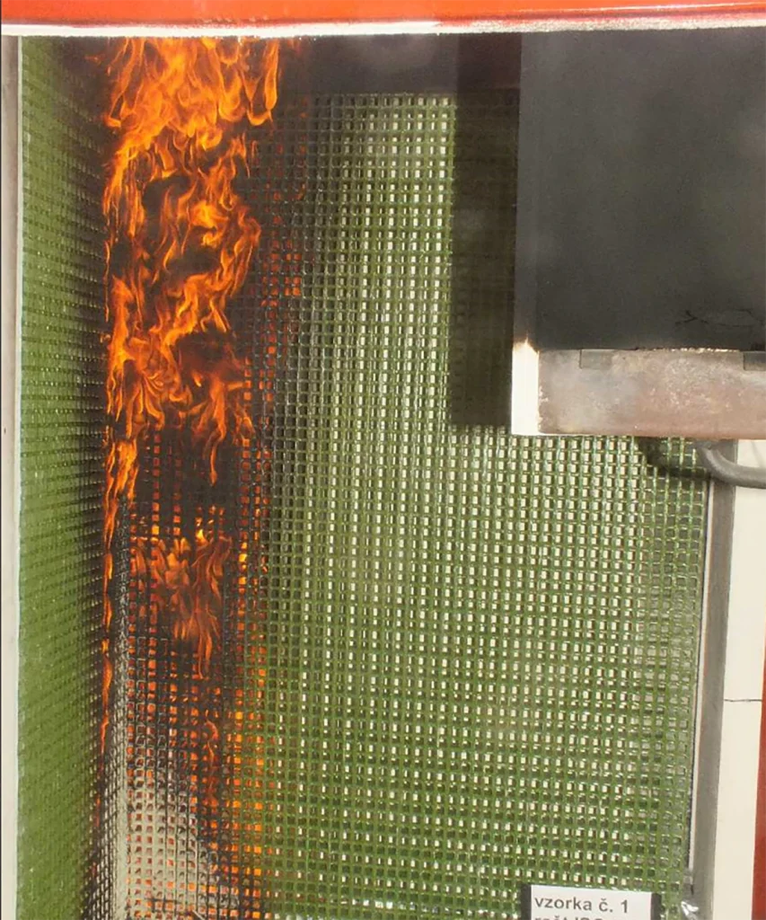 Skúška nosného roštu z kompozitu PES a sklené vlákno podľa EN 13 823 (SBI – Single Burning Item)